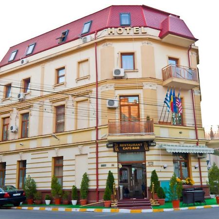 Hotel Papu ブカレスト エクステリア 写真