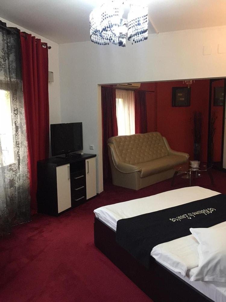 Hotel Papu ブカレスト エクステリア 写真