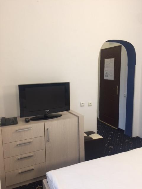 Hotel Papu ブカレスト エクステリア 写真