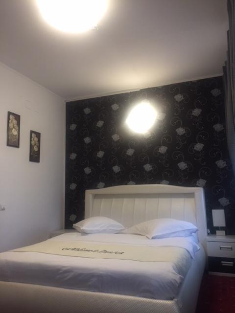 Hotel Papu ブカレスト エクステリア 写真