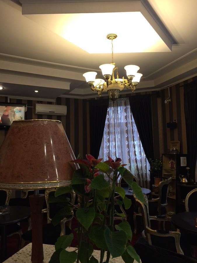 Hotel Papu ブカレスト エクステリア 写真